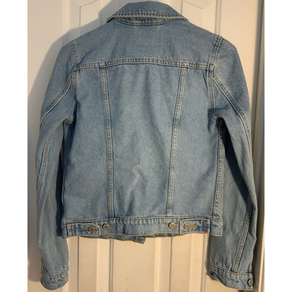 Levi’s Light-Wash Jean Jacket - Picture 3 of 7